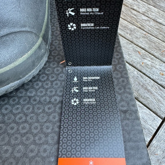 Bogs waterproof boots kids size 4 - Picture 3 of 7